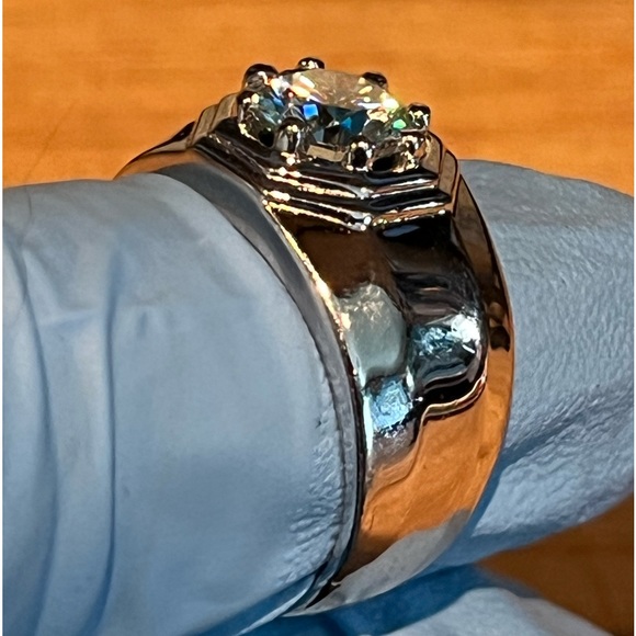 2.06 Ct Vvs1` Round White Ice Moissanite Octagon Men's Ring - Picture 4 of 14